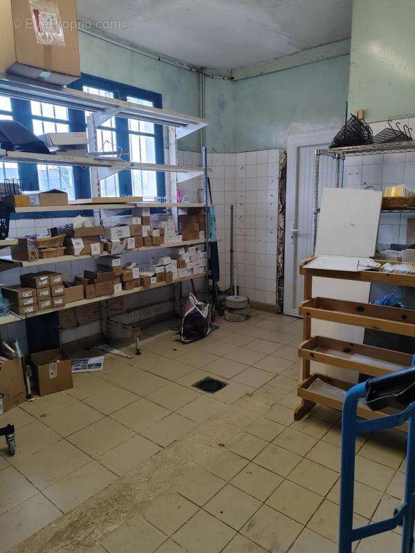 Commerce à PENESTIN