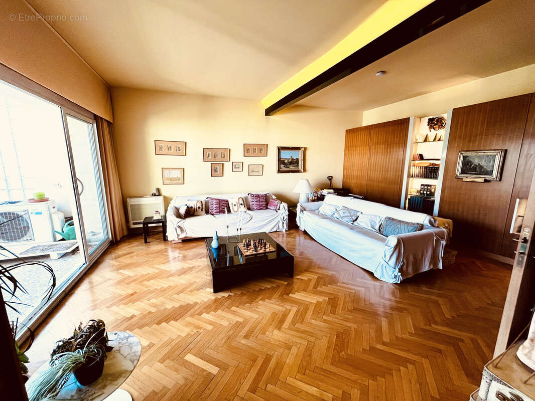 Appartement à MARSEILLE-8E