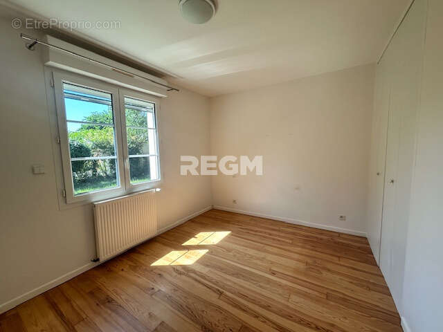 Belle maison rénovée par un architecte de 145 m2 habitable (210 m2 au sol) sur un terrain de 555 m2  - DPE en - photo 9