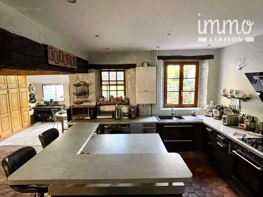 Maison à FLEURY-EN-BIERE