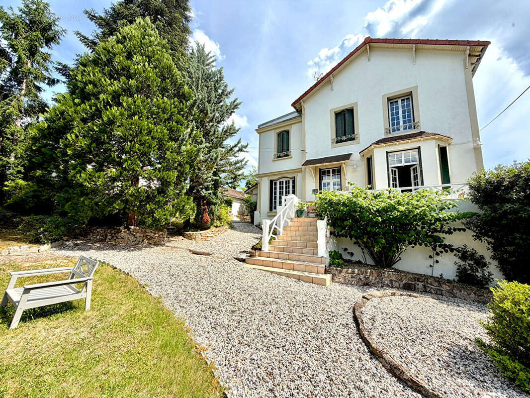 Maison à NERIS-LES-BAINS