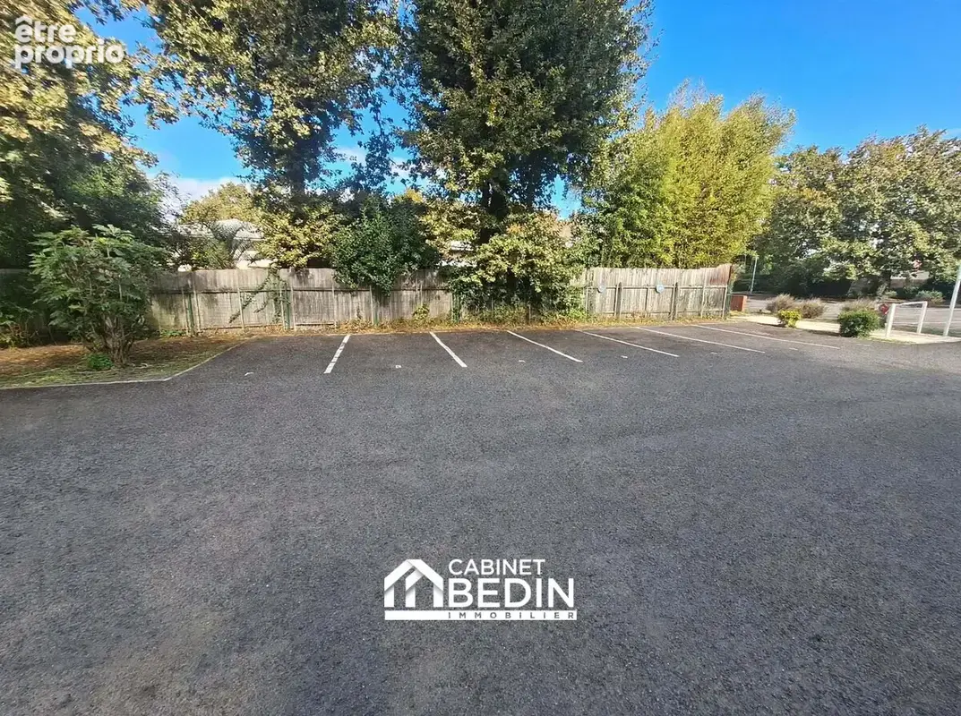 Parking à LANTON