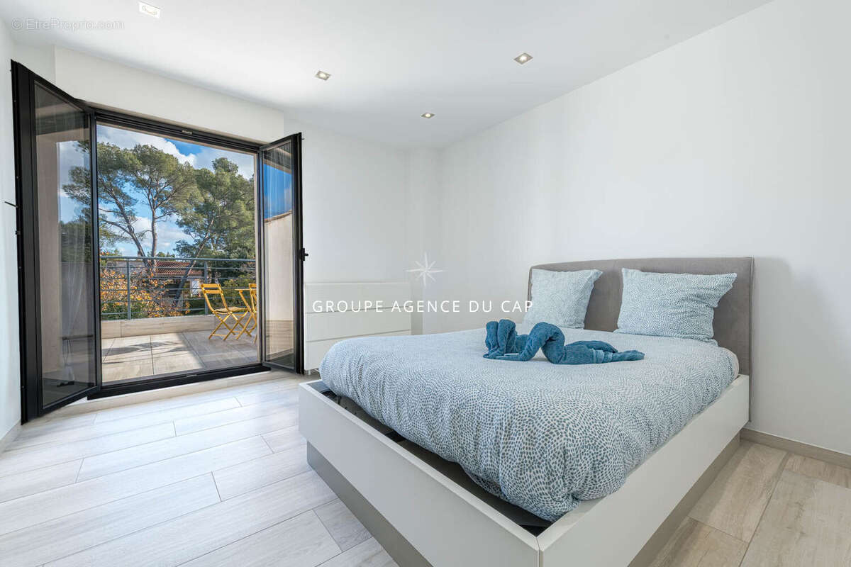 Villa  250 m2  4 chambres et une dependance frejus - photo 11