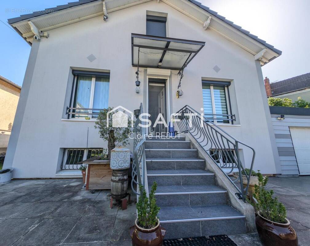 Photo 1 - Maison à LIVRY-GARGAN