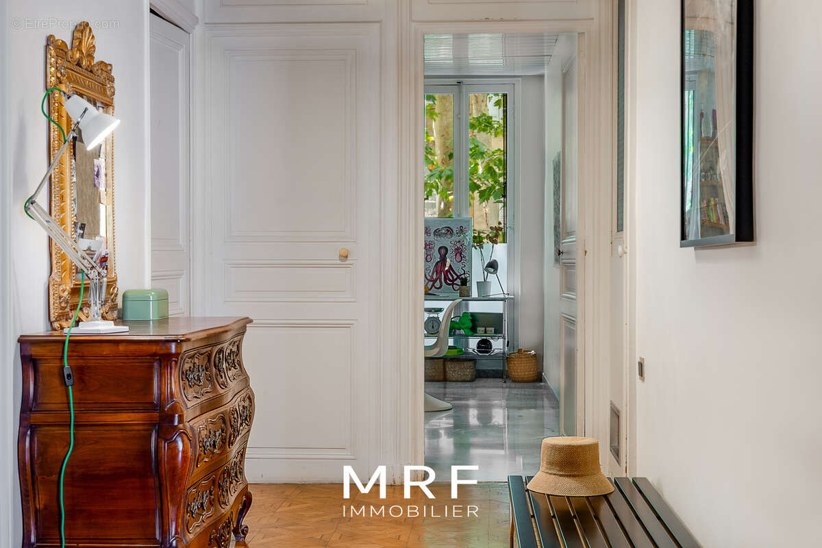 Appartement à MARSEILLE-1E