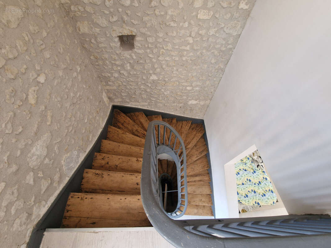 Appartement à BARBEZIEUX-SAINT-HILAIRE