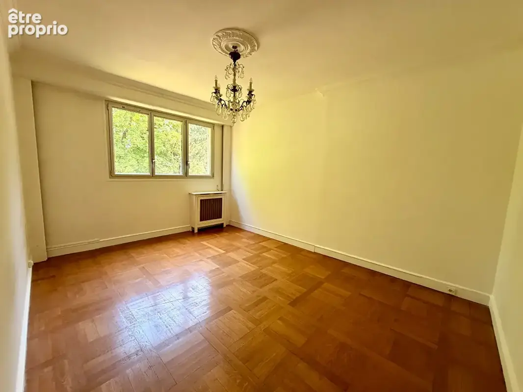 Appartement familial / LE MESNIL LE ROI - 5 pièce(s) - 122 m2 - photo 8