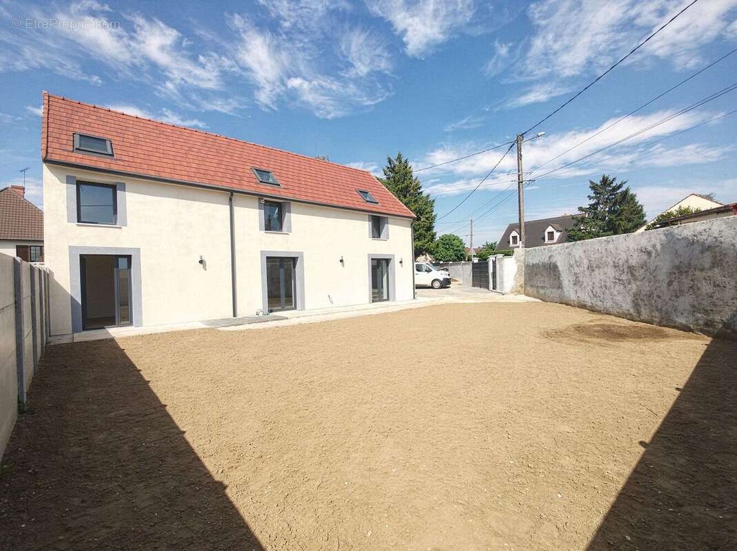Maison 113 m² à Etampes  - photo 2