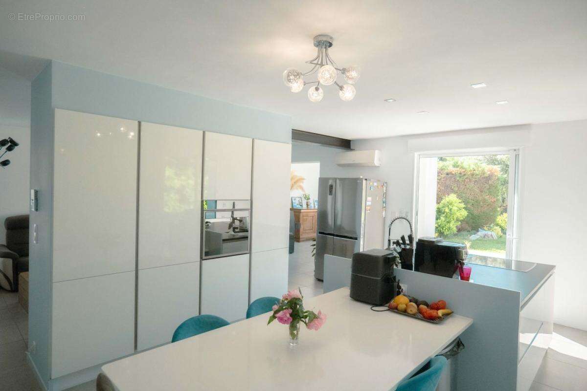 Maison 182 m² à Lezignan-La-Cebe  - photo 3