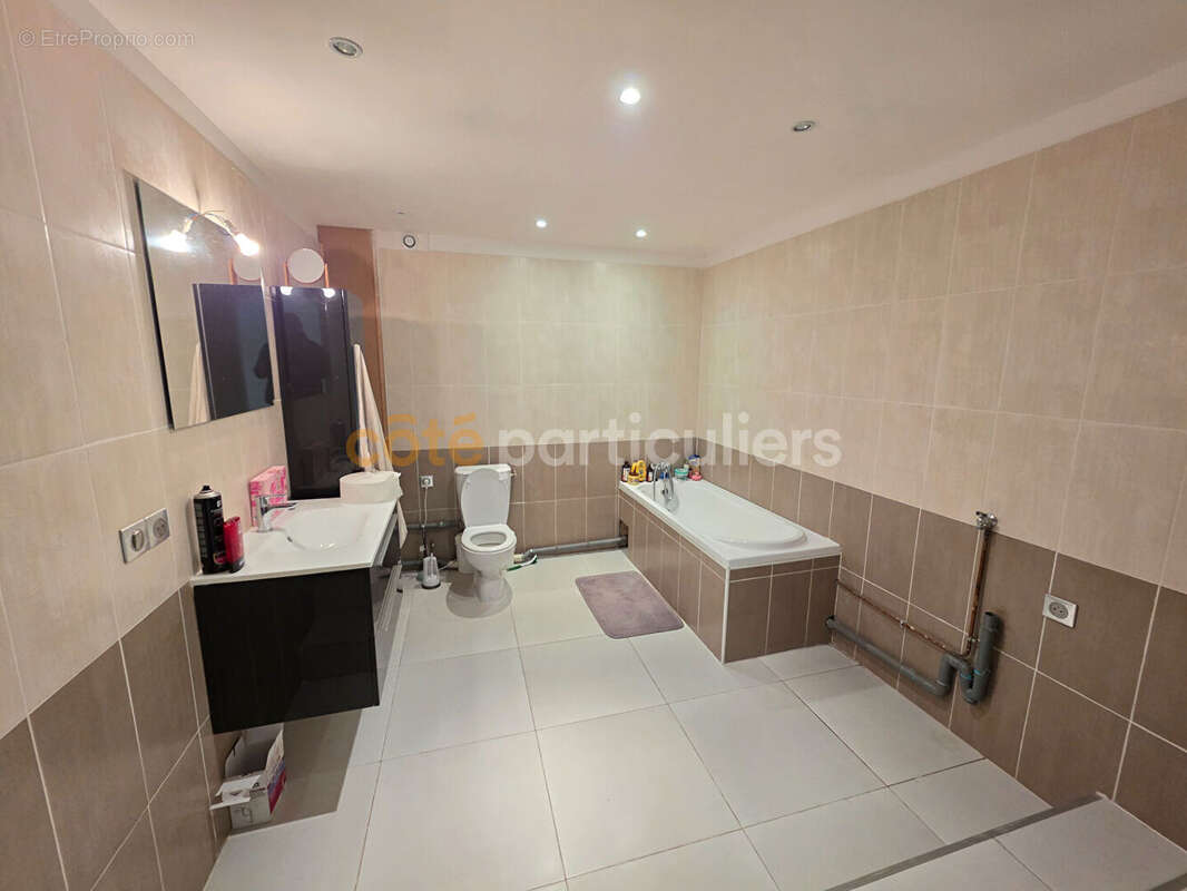 Maison à EGRISELLES-LE-BOCAGE