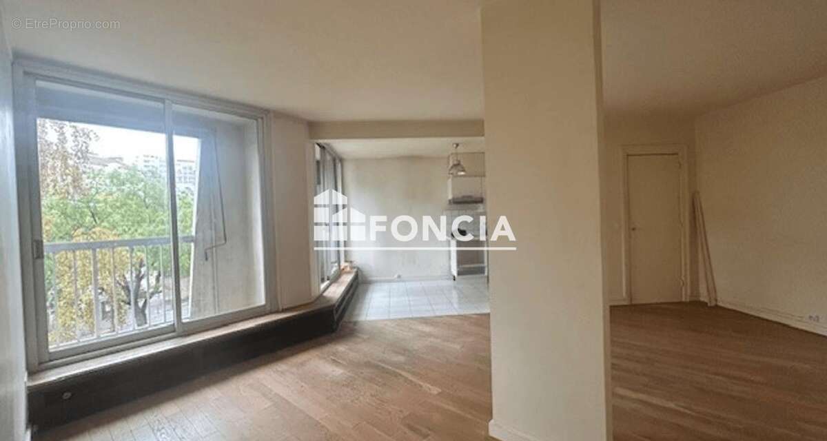 Appartement à PARIS-20E