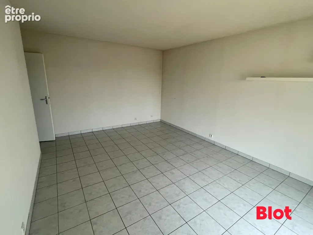 Appartement 4 pièces 63 m² à vendre à Fougeres (35300) - photo 4