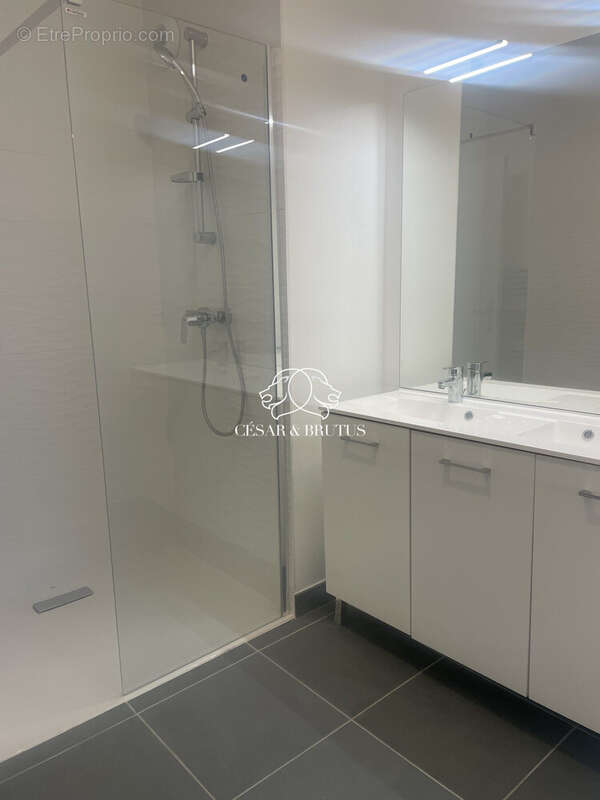 Appartement à CRAPONNE