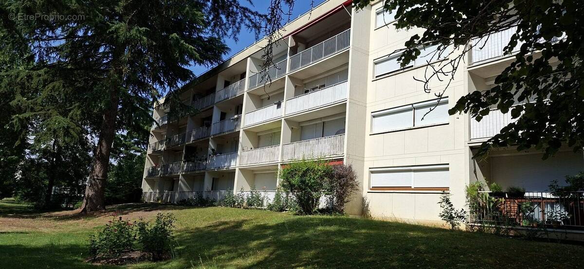 Appartement à CHILLY-MAZARIN