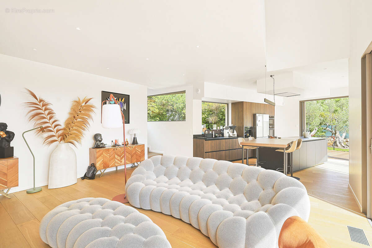 Maison à SOLLIES-VILLE