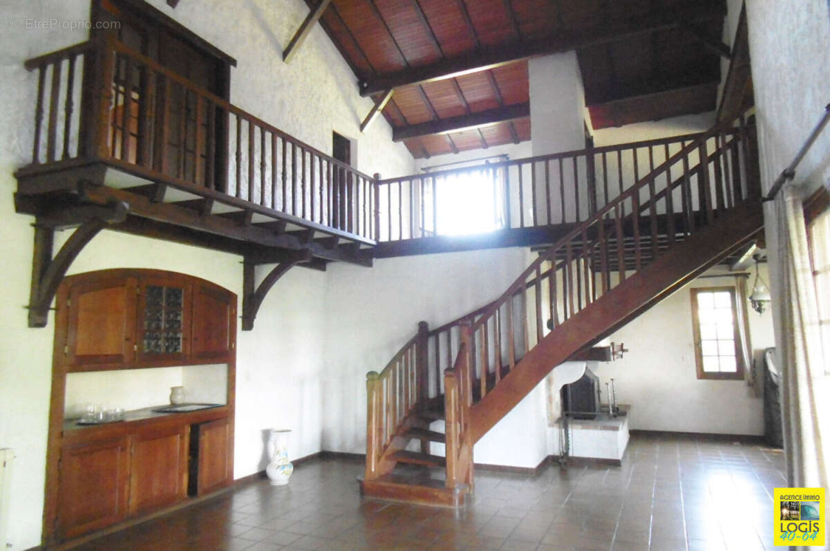 Maison à SAINT-ETIENNE-D'ORTHE