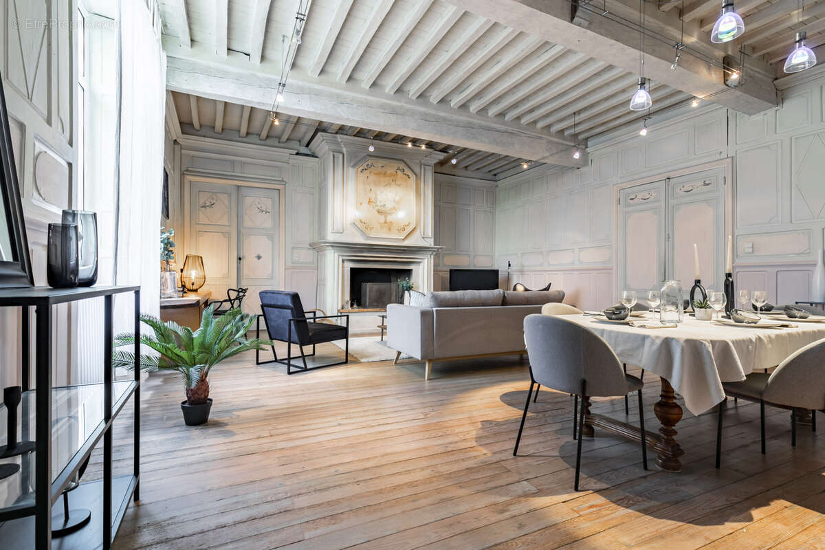 Maison à SAINTE-CROIX-DU-MONT