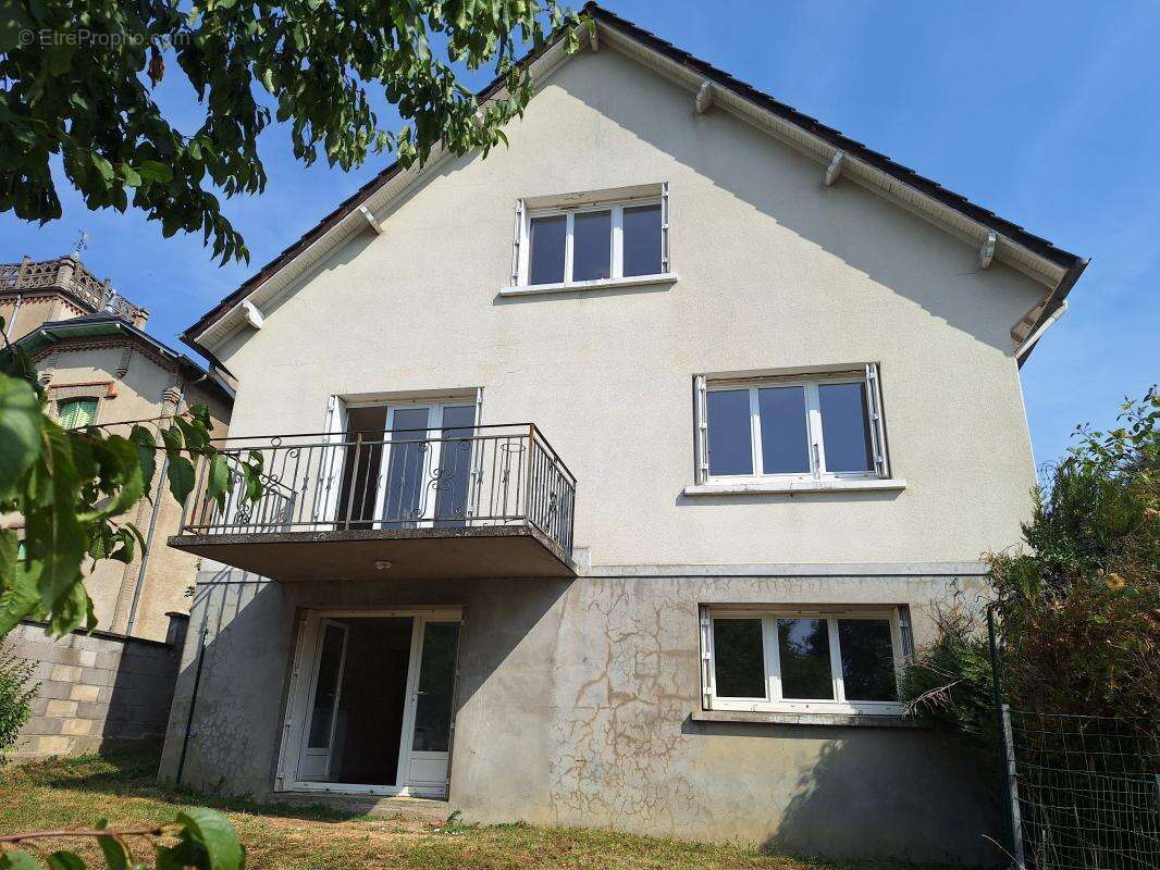 Maison à SAINT-SATUR