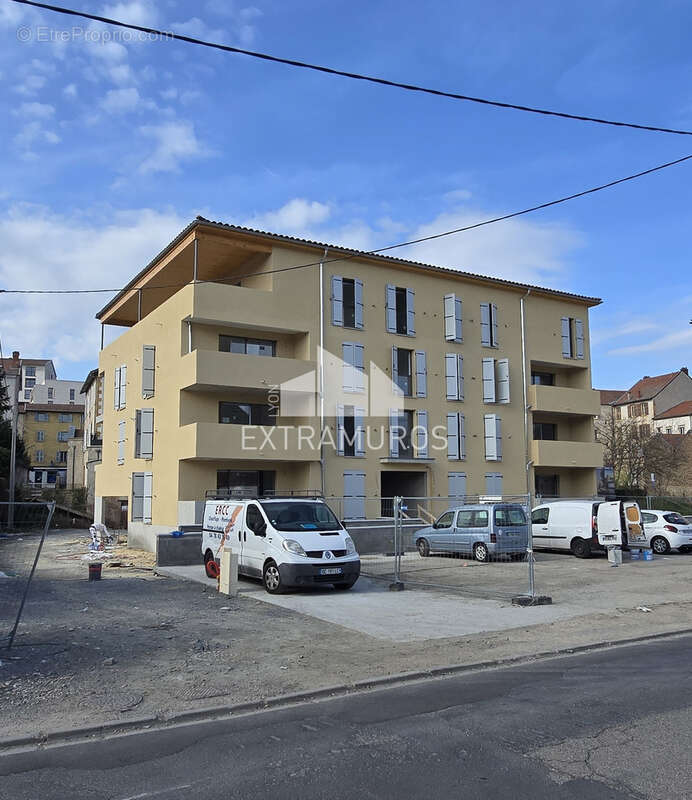 Appartement à L'ARBRESLE