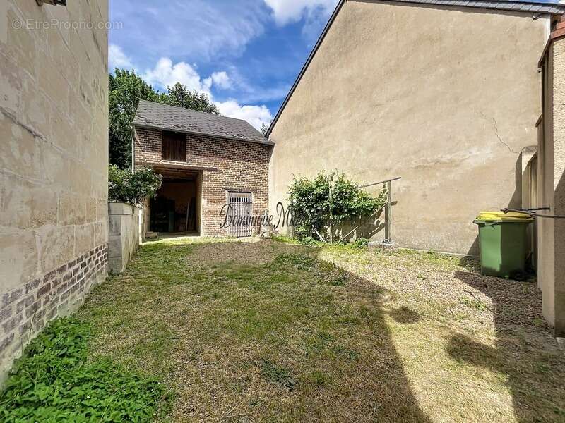 Maison à LA CHARTRE-SUR-LE-LOIR