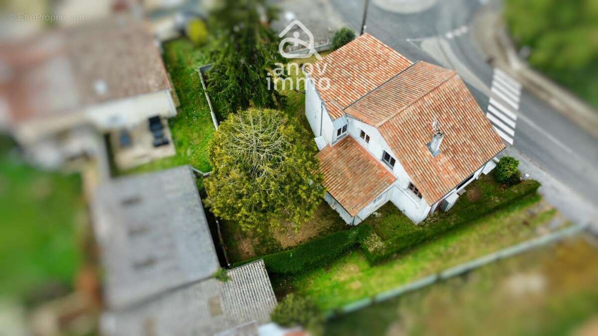 Maison à COUHE