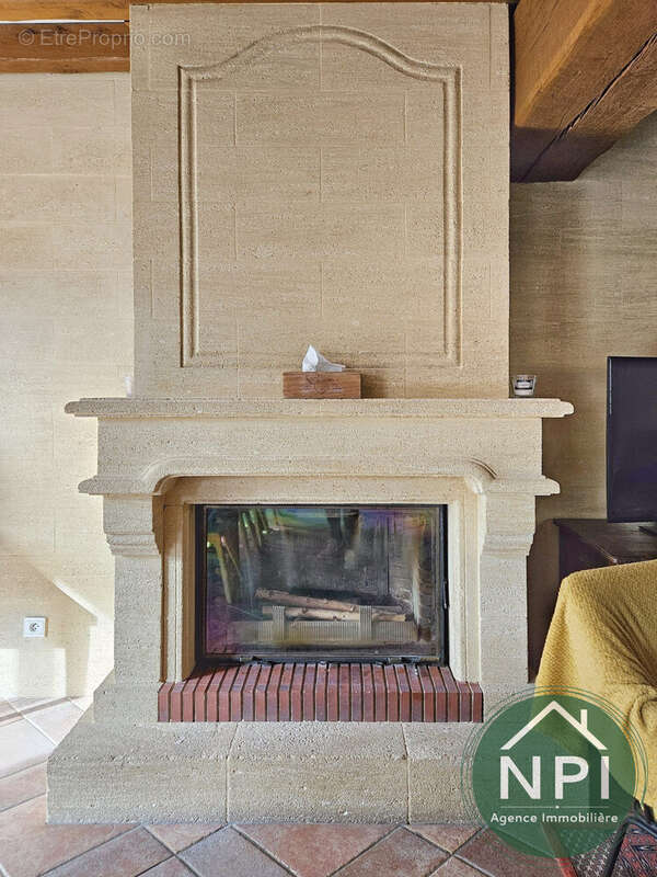 Maison à VAUX-LE-PENIL