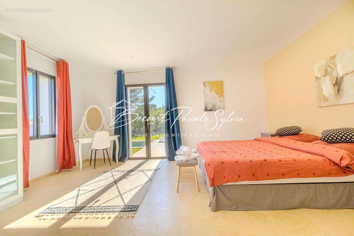 Maison à SAINT-SATURNIN-LES-APT