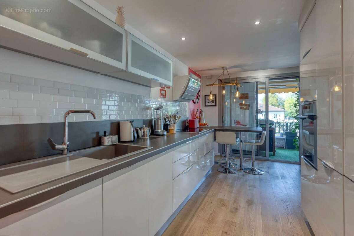 Appartement à MEYLAN