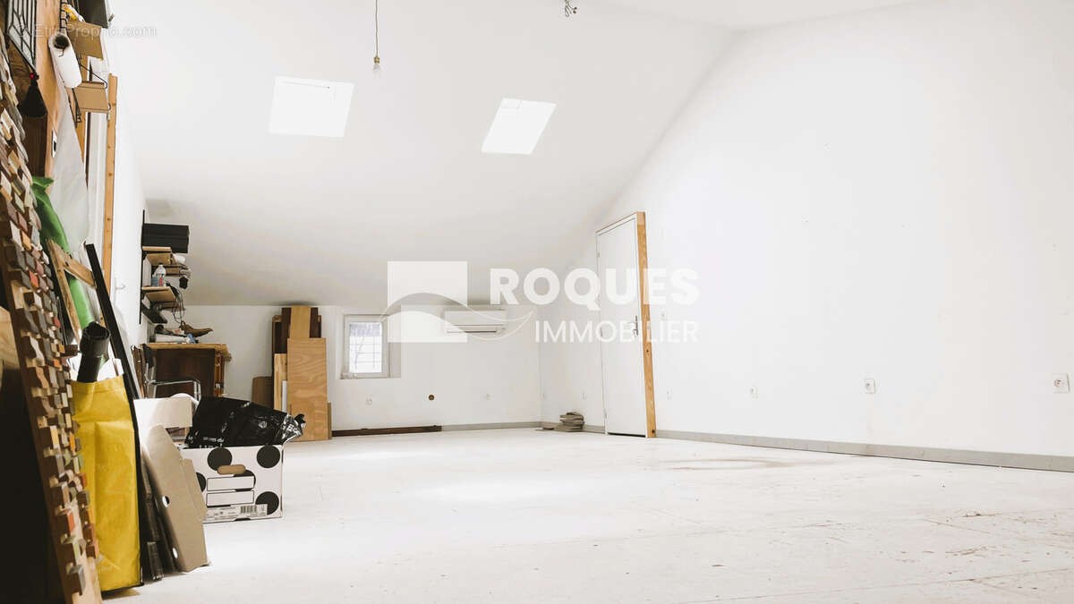 Larzac meridional dans village, maison de village 5 pieces renove - photo 22