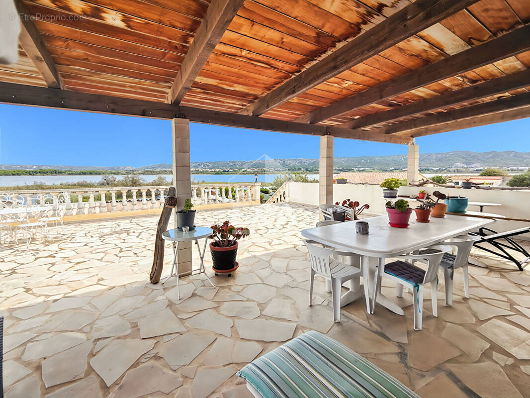 Appartement à CHATEAUNEUF-LES-MARTIGUES