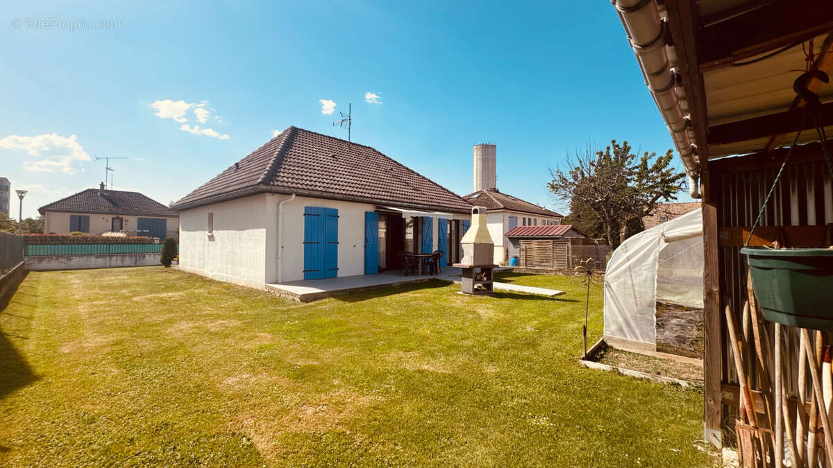 Maison à AVALLON