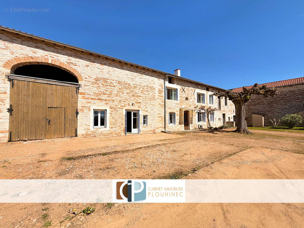 Maison à CLESSE