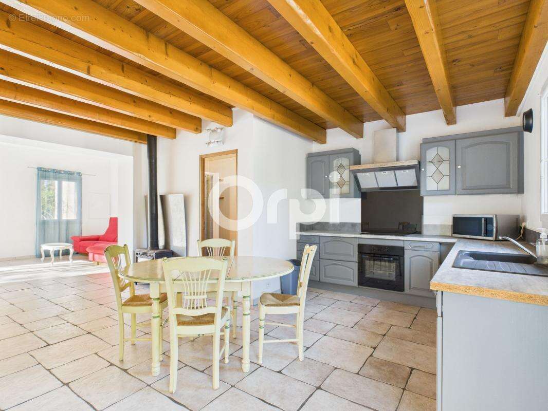 Maison à MONTAUROUX