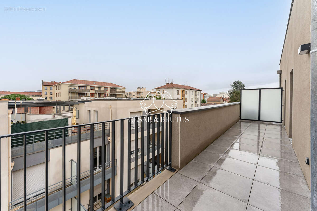 Appartement à LYON-8E