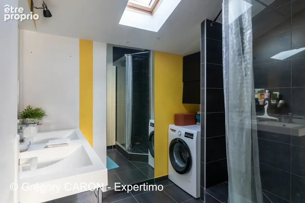 Appartement atypique esprit loft avec terrasse et parking - photo 9