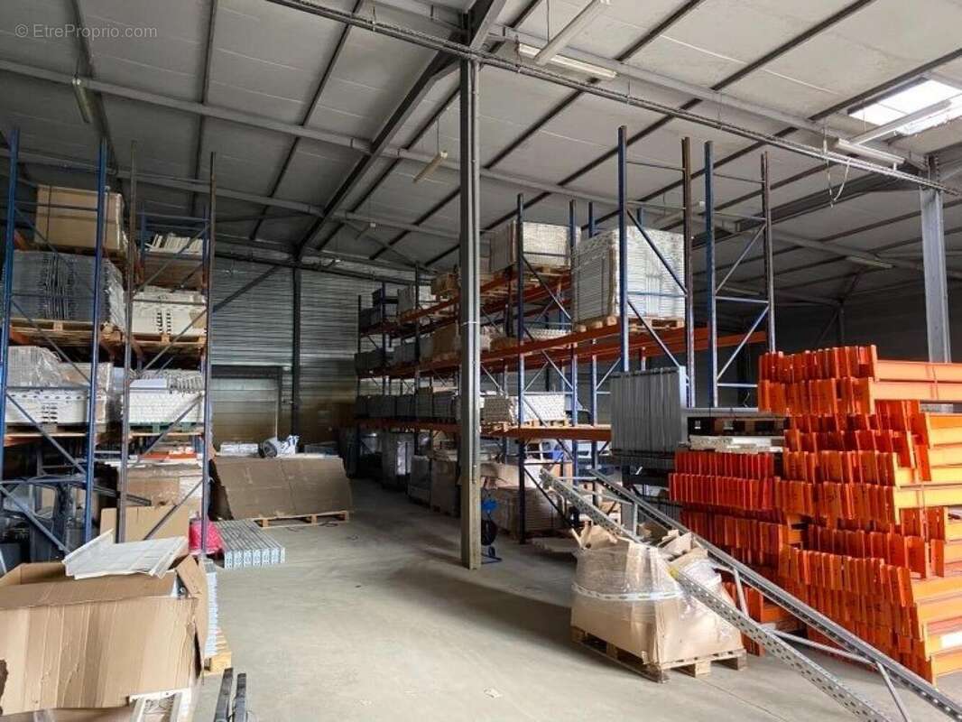 Commerce 1500 m² à Poursac  - photo 6