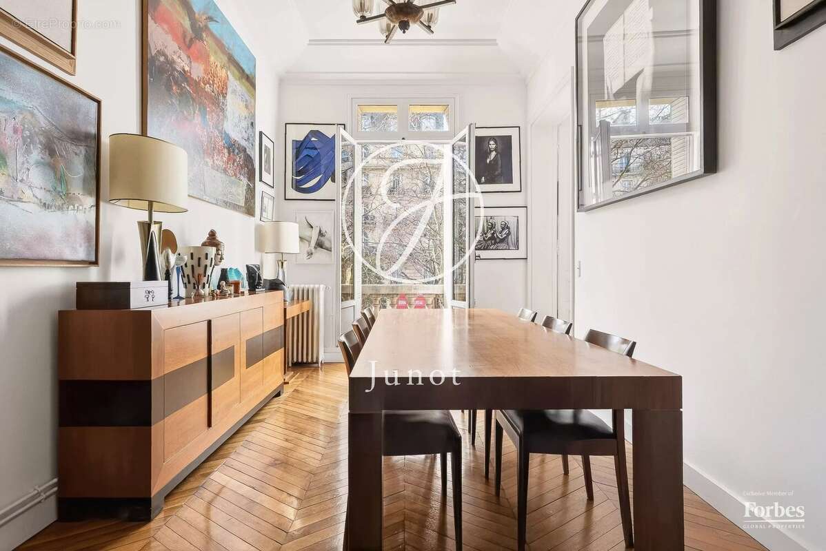 Appartement à PARIS-9E
