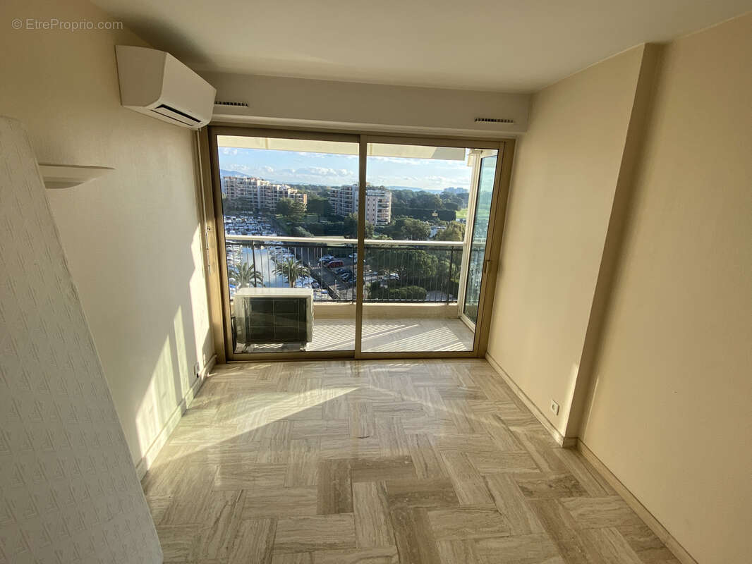 Appartement à MANDELIEU-LA-NAPOULE