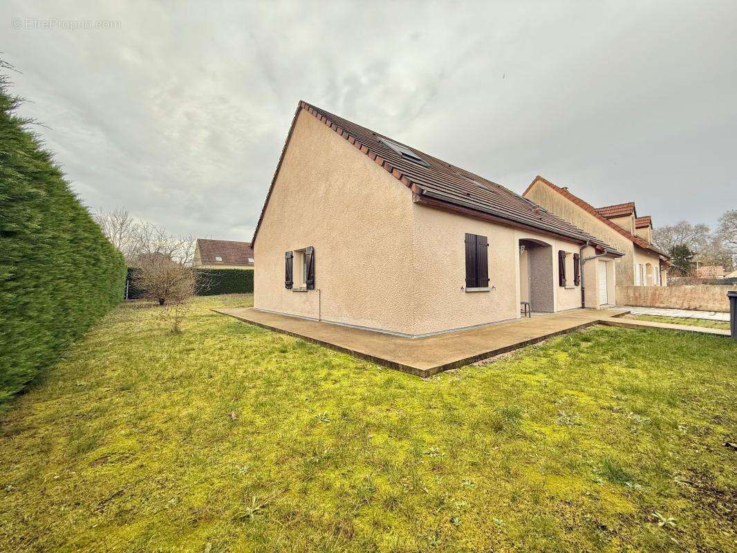 Maison à LONGECOURT-EN-PLAINE