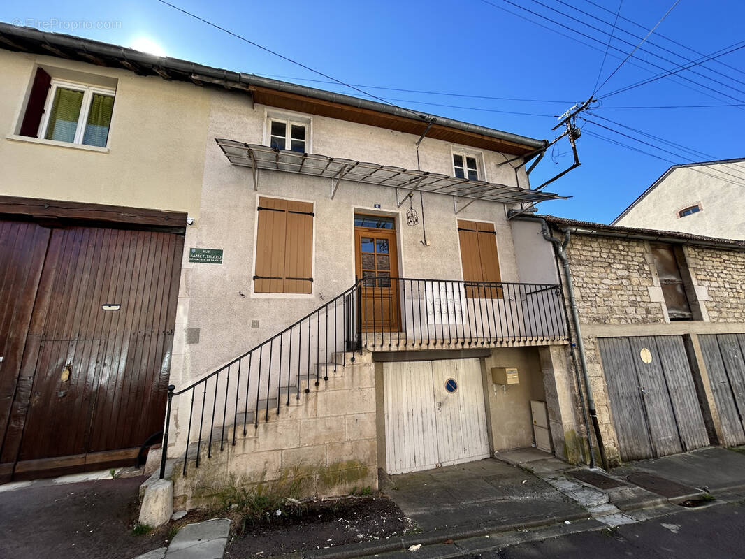 Maison à MONTBARD