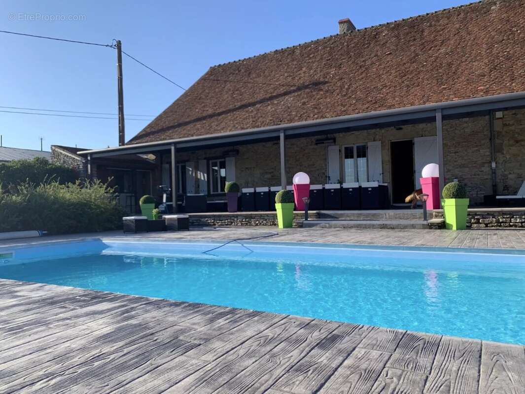 Propriété de charme en pierre avec pigeonnier, piscine et 4 hectares - photo 3