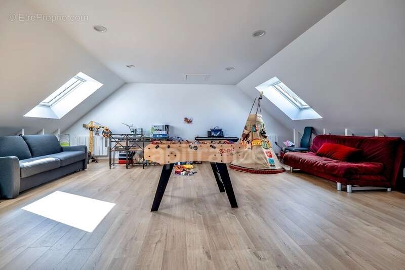 Maison à vendre P8 FONTENAY SOUS BOIS (94) au cœur des Rigollots, en limite de VINCENNES, 215 m² avec jardin arboré, terrasse et - photo 23
