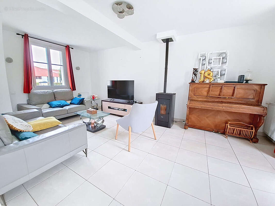 Maison à BAILLY-ROMAINVILLIERS