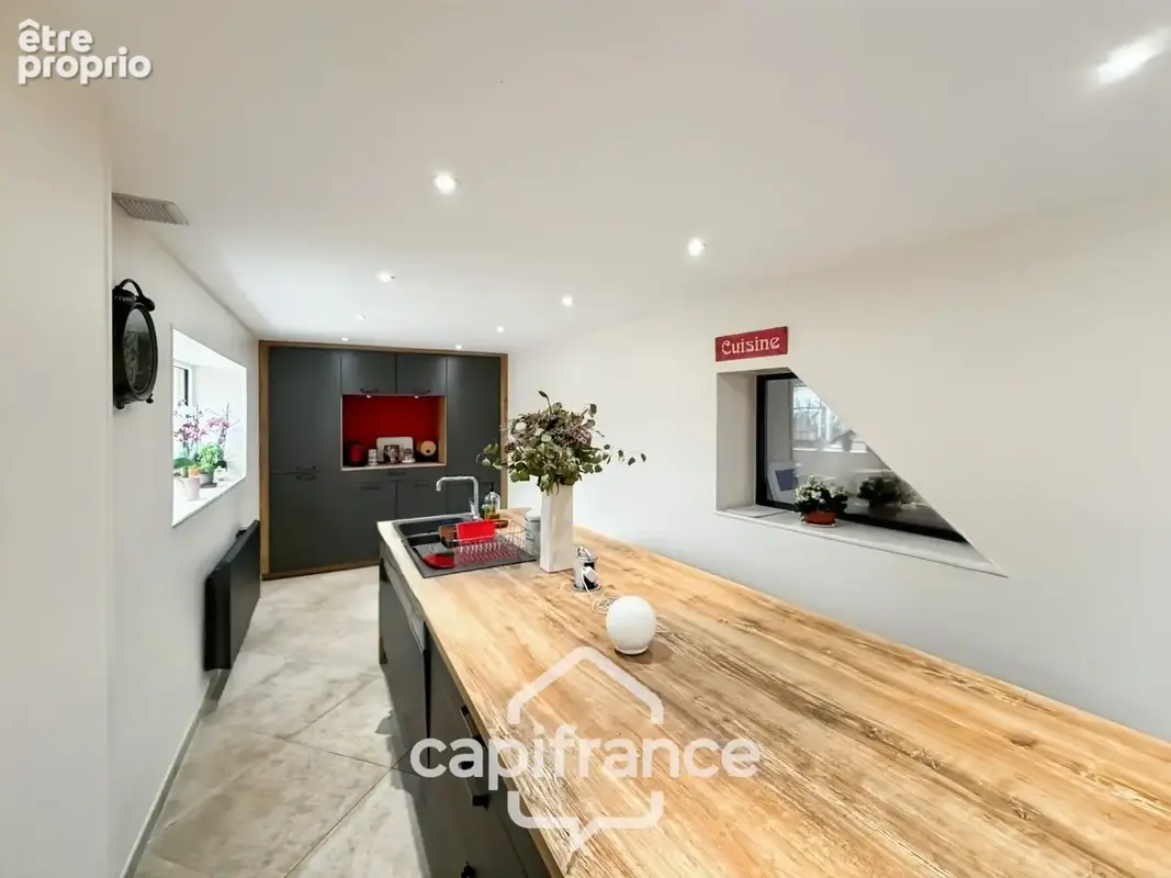Maison à vendre 9 pièces de 197m² à Châteauneuf-de-Galaure (26) - photo 3