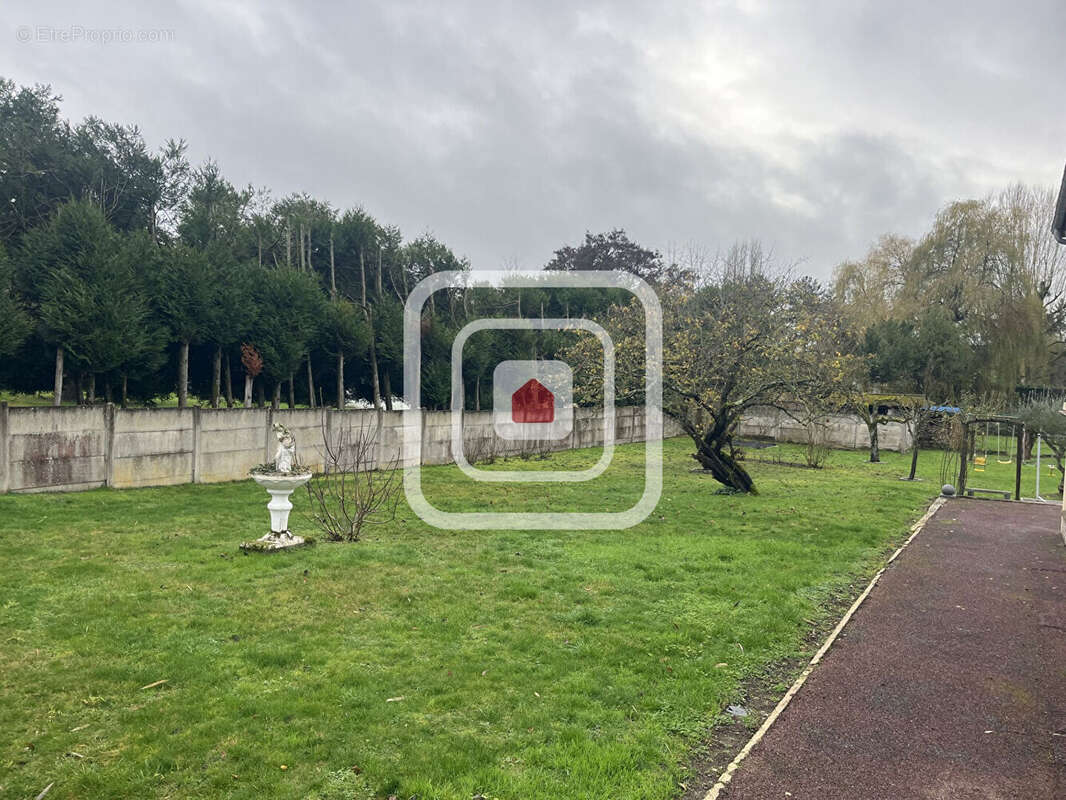 Maison à VAILLY-SUR-AISNE