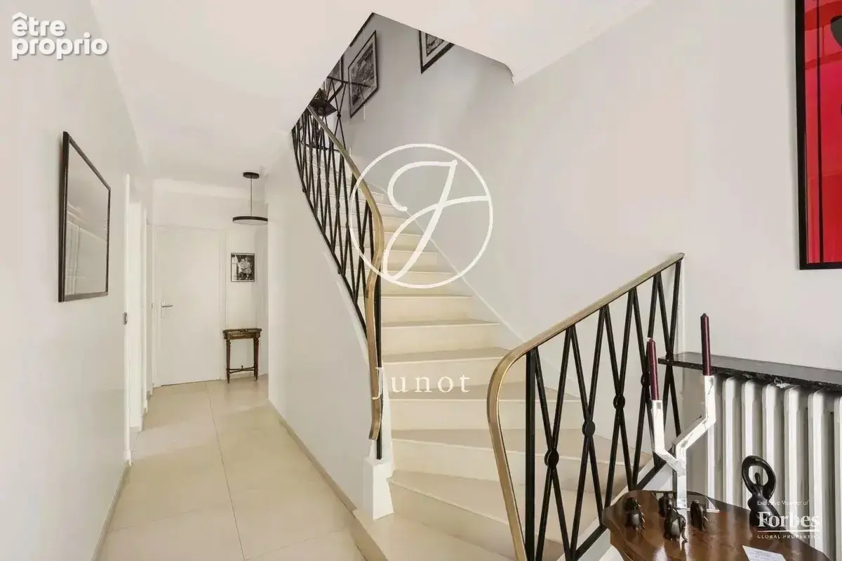 Le Vésinet - CHARMETTES - Maison - 5 chambres - 207m² - Terrain de 757m². - photo 8