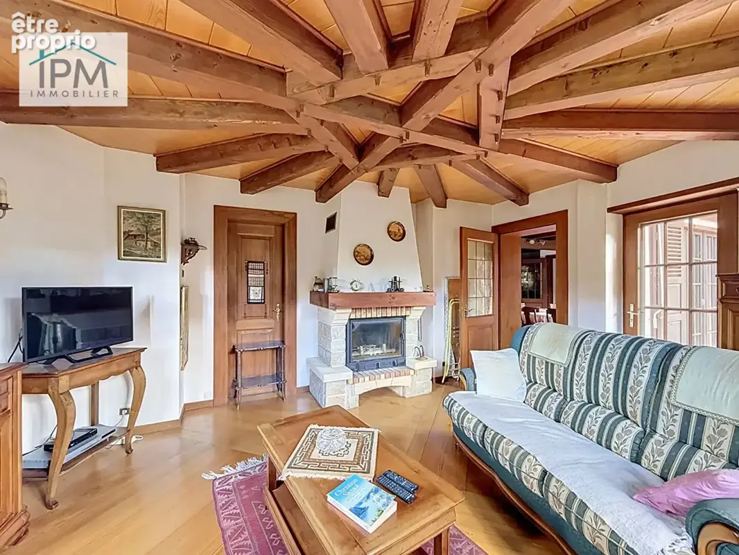 Lalaye ? maison familiale avec vue dégagée, terrain de 14,16 ares et dépendances - photo 7