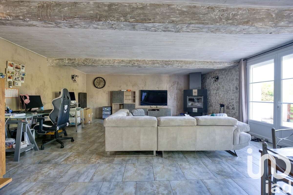 Maison 150 m² à Virelade  - photo 4