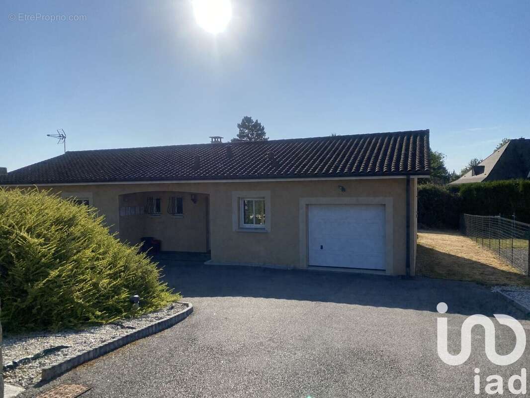 Photo 2 - Maison à ROCHECHOUART