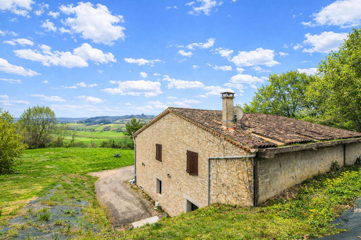 Maison de campagne avec garage - photo 3